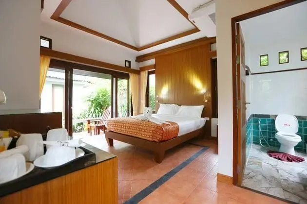 Honey Deluxe Room