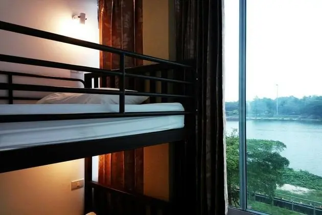 Mixed Dormitory with Shared Bathroom