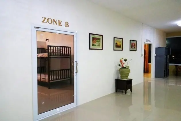 Mixed Dormitory with Shared Bathroom
