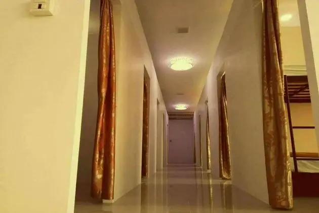 Mixed Dormitory with Shared Bathroom