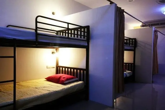 Mixed Dormitory with Shared Bathroom