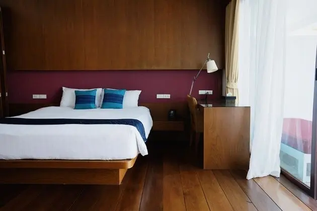 Deluxe Tek Büyük Yataklı Oda, 1 Çift Kişilik Yatak, Havuz Kullanımı, Havuz Manzaralı