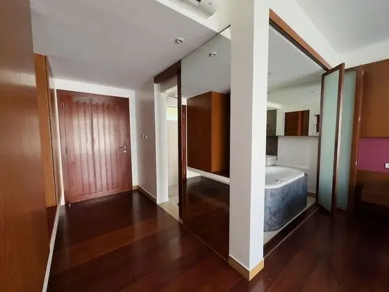 Deluxe Tek Büyük Yataklı Oda, 1 Çift Kişilik Yatak, Havuz Kullanımı, Havuz Manzaralı