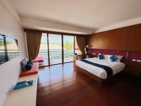 Deluxe Tek Büyük Yataklı Oda, 1 Çift Kişilik Yatak, Kısmi Deniz Manzaralı