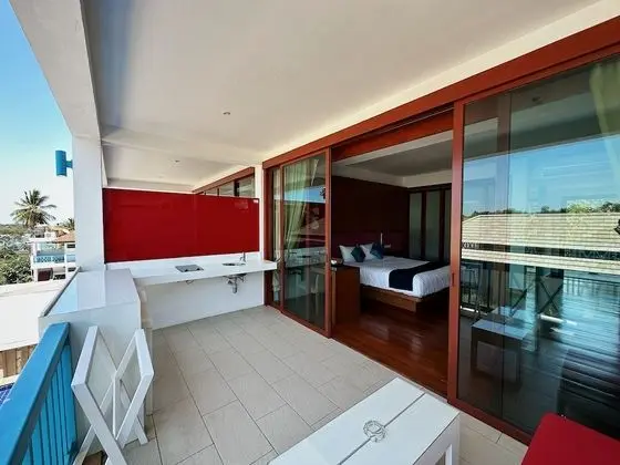 Deluxe Tek Büyük Yataklı Oda, 1 Çift Kişilik Yatak, Kısmi Deniz Manzaralı