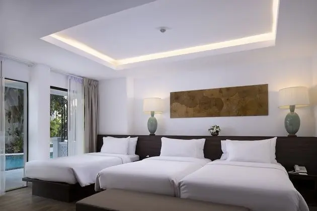 Deluxe Triple