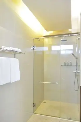Junior Tek Büyük veya İki Ayrı Yataklı Oda