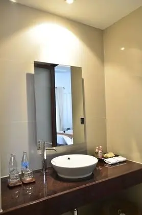 Junior Tek Büyük veya İki Ayrı Yataklı Oda