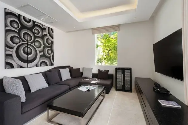 1 Bedroom Villa