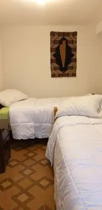 İki Ayrı Yataklı Oda, 2 Tek Kişilik Yatak, Ortak Banyo