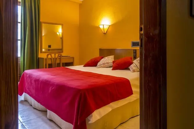 1 Çift Kişilik Veya 2 Tek Kişilik Yatak Standard