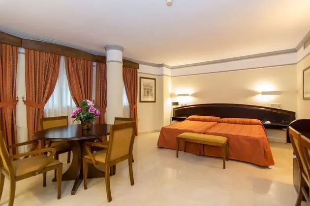 Superior Tek Büyük Yataklı Oda