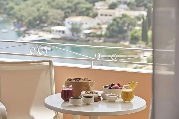 Deluxe Tek Büyük veya İki Ayrı Yataklı Oda, Deniz Manzaralı