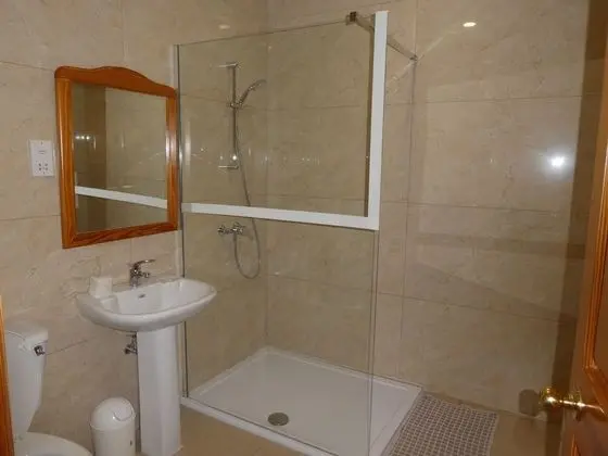 Standard Üç Kişilik Oda, Bahçe Manzaralı, Zemin Kat