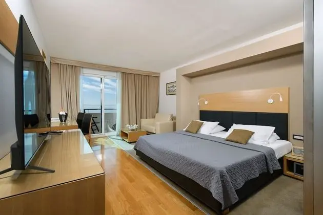 Deluxe Tek Büyük veya İki Ayrı Yataklı Oda, Balkon, Deniz Manzaralı