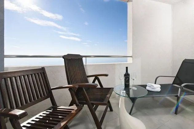 Deluxe Tek Büyük veya İki Ayrı Yataklı Oda, Balkon, Deniz Manzaralı