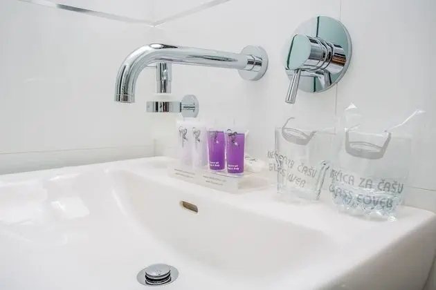 Standard Tek Büyük veya İki Ayrı Yataklı Oda, Ek Bina