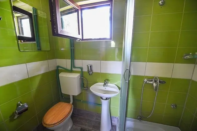 Basic Tek Büyük Yataklı Oda