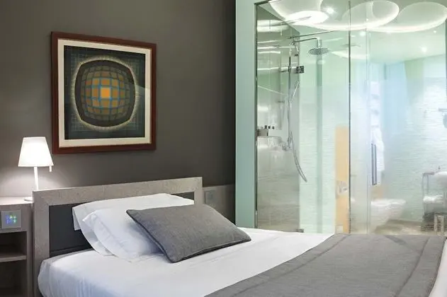 Classic Büyük Yataklı Tek Kişilik Oda