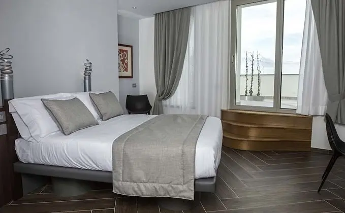 Deluxe Tek Büyük Yataklı Oda