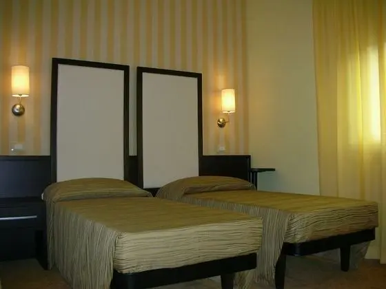 Economy Tek Büyük Yataklı Oda