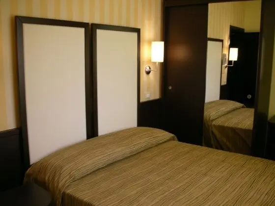 Standard Tek Büyük Yataklı Oda