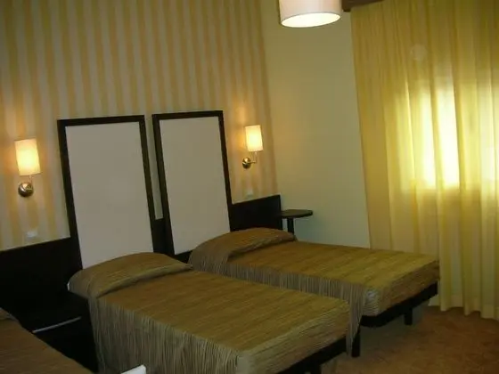 Standard Üç Kişilik Oda