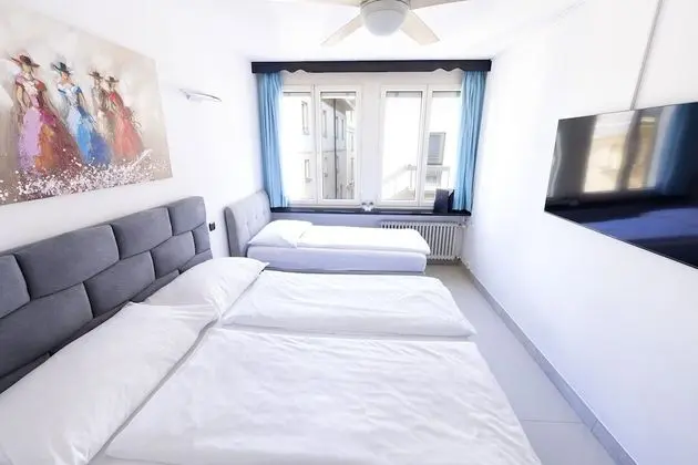 Üç Kişilik Oda, Birden Çok Yatak