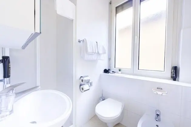 Üç Kişilik Oda, Birden Çok Yatak