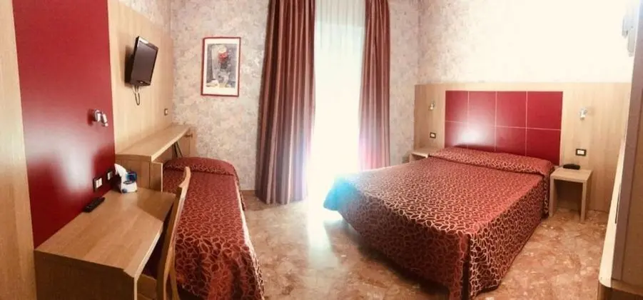 Üç Kişilik Oda