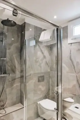 City Tek Büyük Yataklı Oda