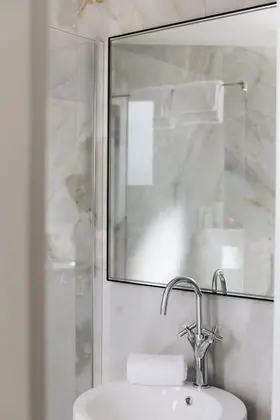 Comfort Tek Büyük veya İki Ayrı Yataklı Oda