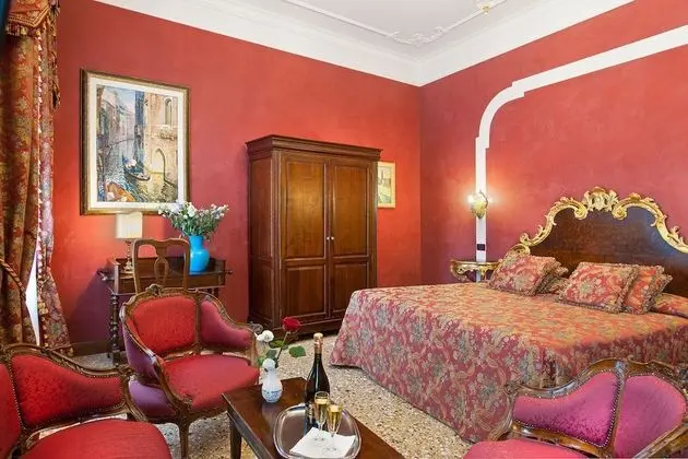 Grand Tek Büyük Yataklı Oda, Kanal Manzaralı