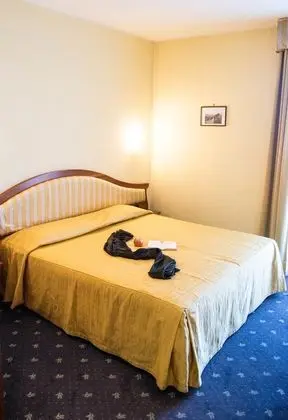 Classic Üç Kişilik Oda