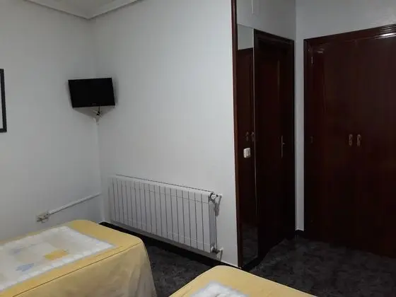 Büyük Yataklı Tek Kişilik Oda