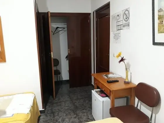 Tek Büyük veya İki Ayrı Yataklı Oda (Extra bed)