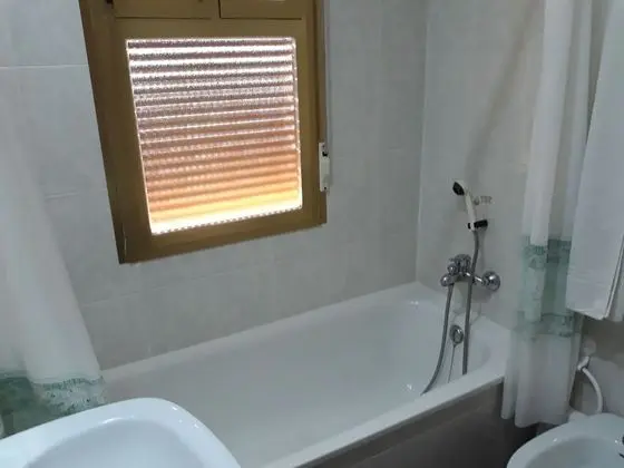 Tek Büyük veya İki Ayrı Yataklı Oda (Extra bed)