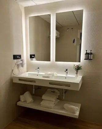 Premium Tek Büyük Yataklı Oda