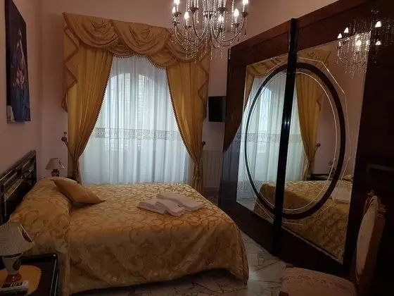 Classic Tek Büyük Yataklı Oda