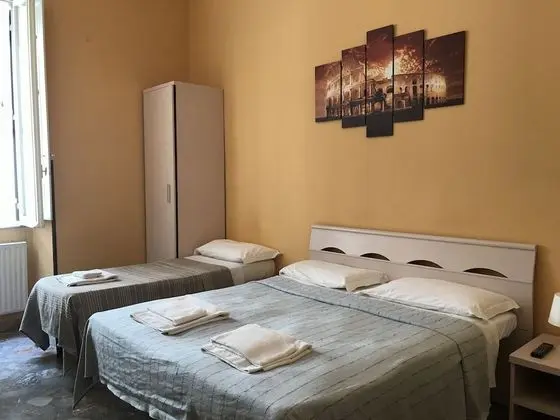 Üç Kişilik Oda