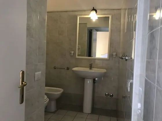 Üç Kişilik Oda