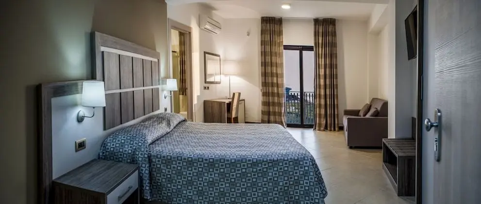 Superior Tek Büyük veya İki Ayrı Yataklı Oda