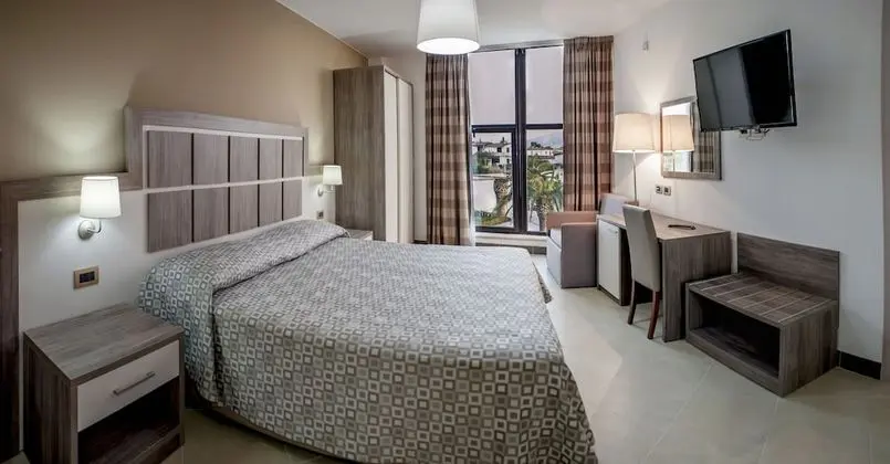 Superior Tek Büyük veya İki Ayrı Yataklı Oda