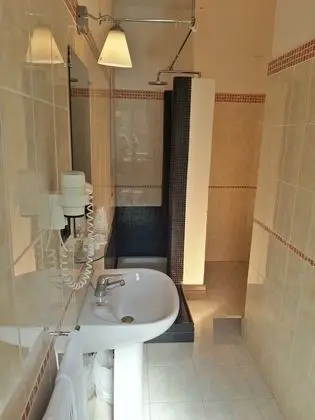 Standard Üç Kişilik Oda