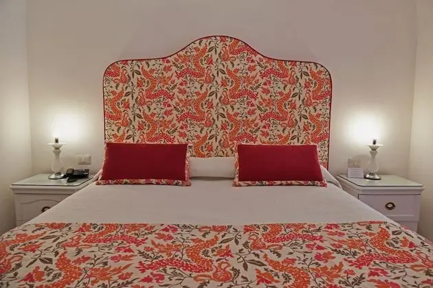 Deluxe Tek Büyük Yataklı Oda, Teras, Bahçe Manzaralı