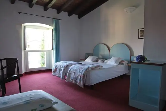 Üç Kişilik Oda