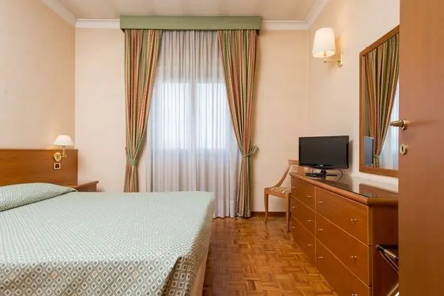 Family Dört Kişilik Oda