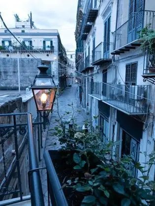 Deluxe Tek Büyük Yataklı Oda, 1 Büyük (Queen) Boy Yatak, Şehir Manzaralı (102)