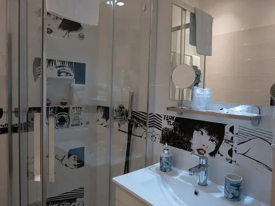 Deluxe Tek Büyük Yataklı Oda, 1 Büyük (Queen) Boy Yatak, Şehir Manzaralı (102)