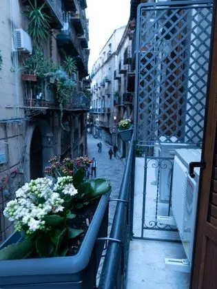 Deluxe Tek Büyük Yataklı Oda, 1 Büyük (Queen) Boy Yatak, Şehir Manzaralı (102)